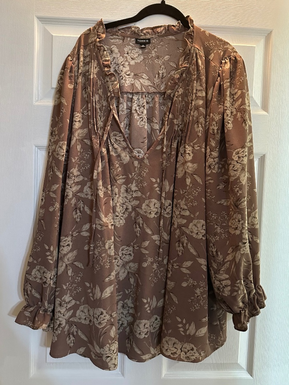 Torrid Floral Ruffle Neck Blouse 3X Brown Taupe Boho Peasant Long Sleeve